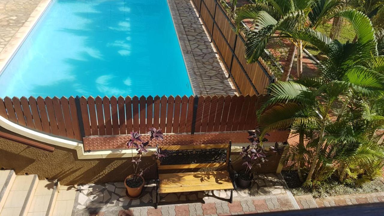 West Coast View Studios & Appartment Flic en Flac Exterior photo