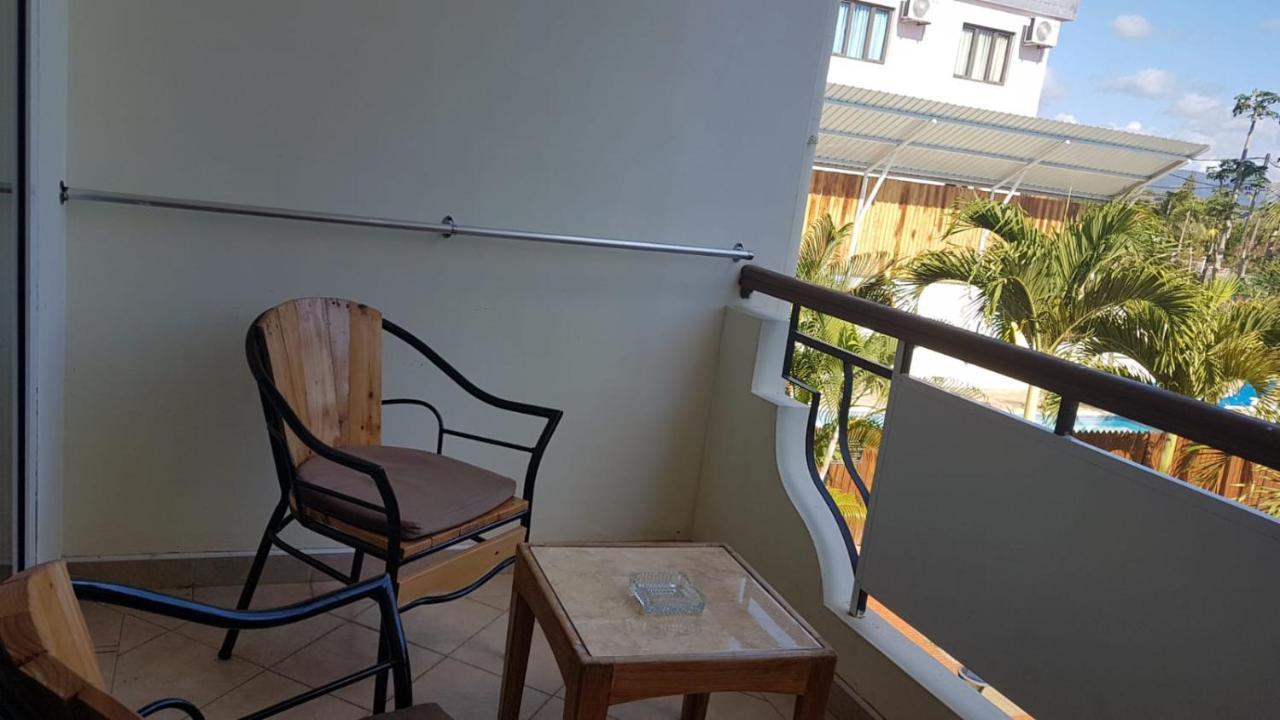 West Coast View Studios & Appartment Flic en Flac Exterior photo