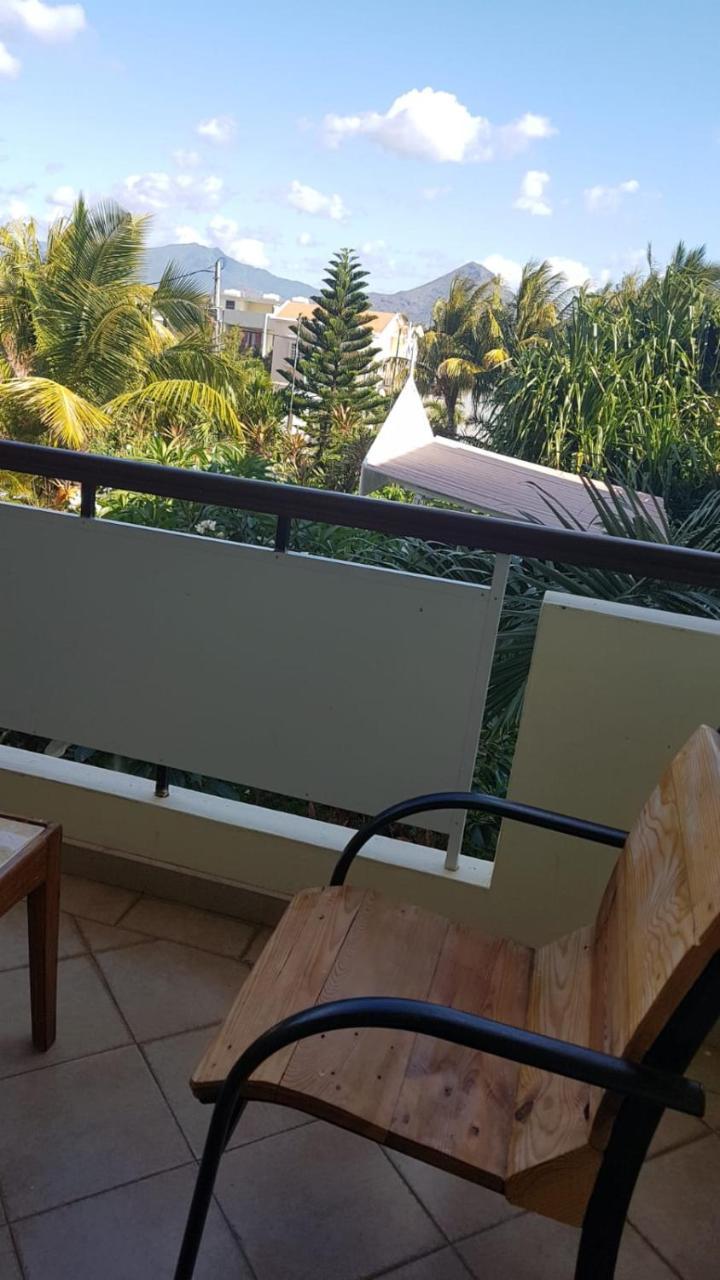 West Coast View Studios & Appartment Flic en Flac Exterior photo