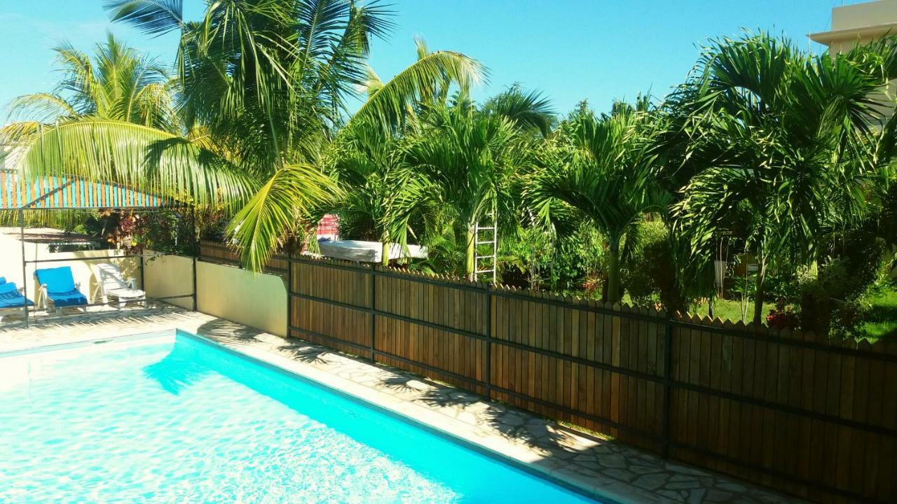 West Coast View Studios & Appartment Flic en Flac Exterior photo